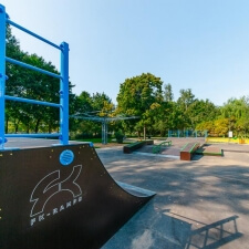 Деревянный cкейт парк в парке Федорова на Дмитровском шоссе в Москве - FK-ramps