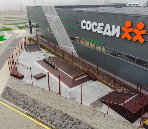 Скейтпарк на металлическом каркасе