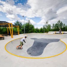 Бетонный скейт парк в Буграх