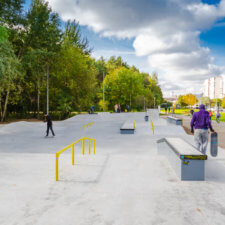 Бетонный скейтпарк на Салтыковской улице (Новокосино)