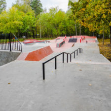 Бетонный скейт парк в парке Покровское-Стрешнево (Москва)