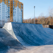 Бетонный скейт парк на Айвазовского (Москва)