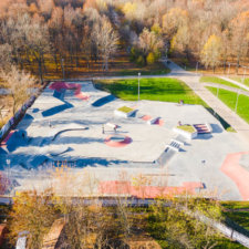 Бетонный скейт парк на Академика Янгеля (Москва)