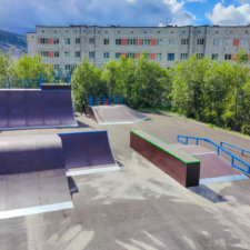 Деревянный скейт парк в Кировске