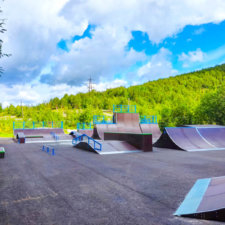 Деревянный скейт парк в Кировске