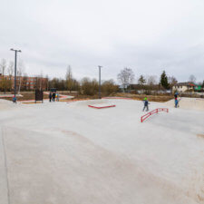 Бетонный скейт парк в Коммунаре
