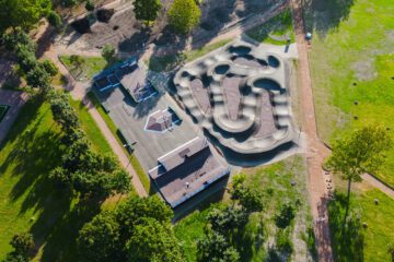 Скейт-парк и&nbsp;памп-трек в&nbsp;парке Авиаторов (СПб) превью 1