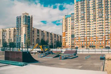 Деревянный скейт-парк у&nbsp;Ледового дворца Петербурга превью 1