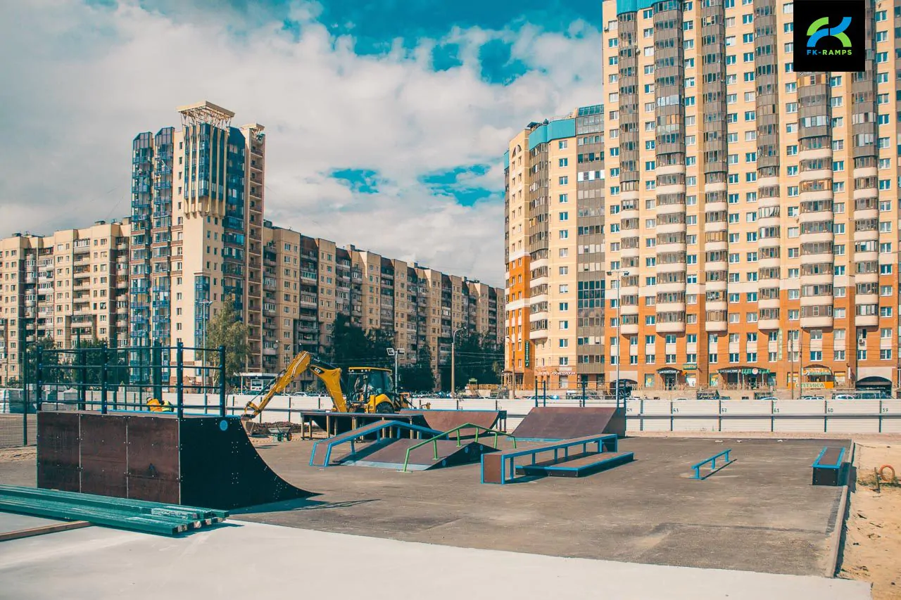 Деревянный скейт-парк у&nbsp;Ледового дворца Петербурга фото 2
