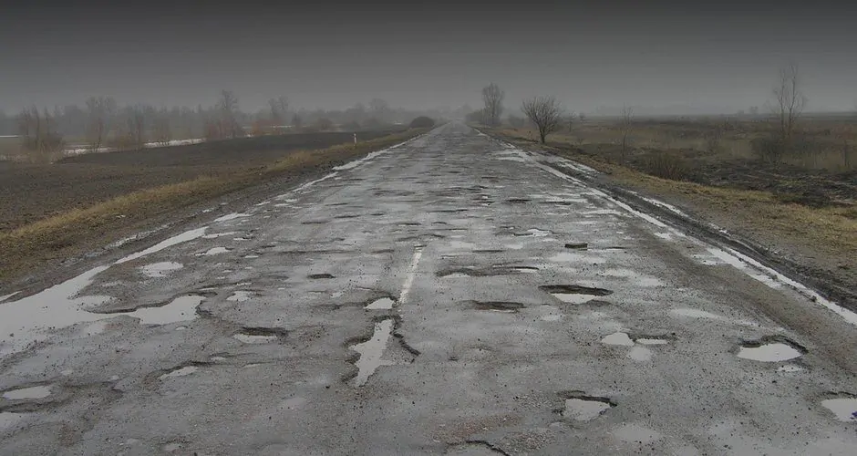 Плохая асфальтовая дорога