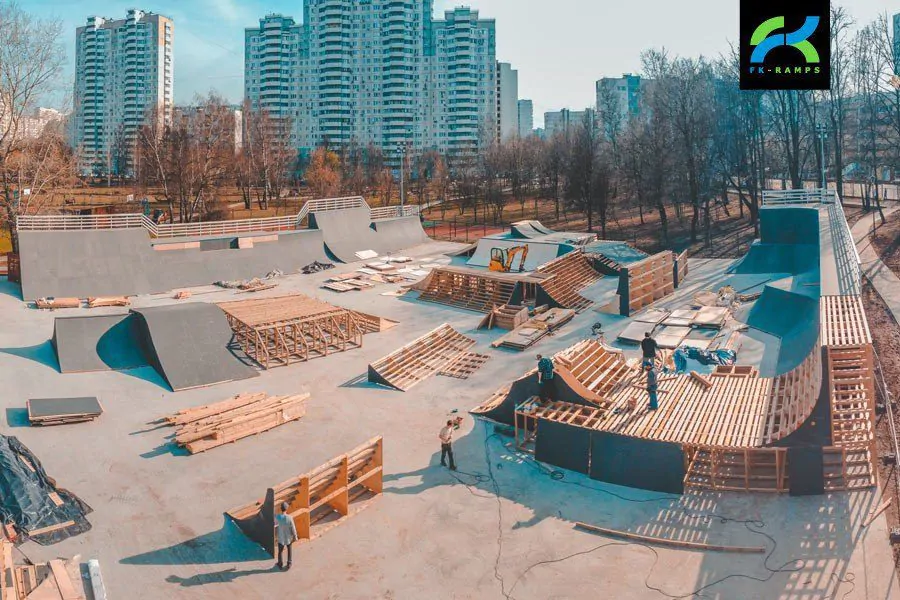 Сборка фигур BMX-парка на деревянном каркасе в Алтуфьево, Москва