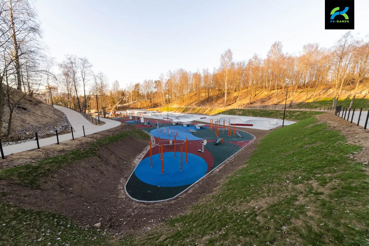 Скейт-парк и памп трек на Песчанке, Всеволожск фото 15