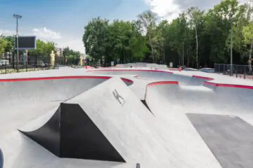 Бетонный скейт-парк в&nbsp;парке &laquo;Швейцария&raquo; превью 1