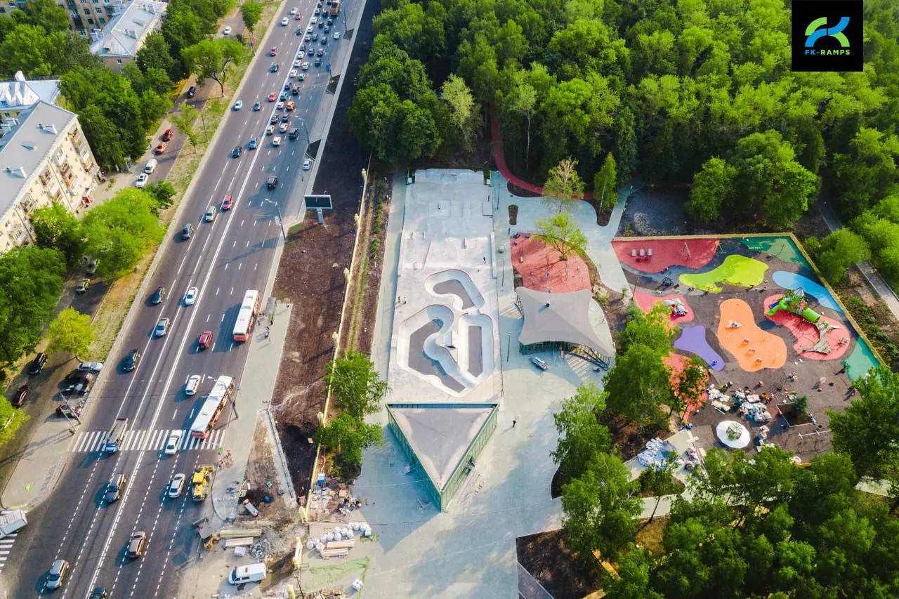 Бетонный скейт-парк в&nbsp;парке &laquo;Швейцария&raquo; фото 32