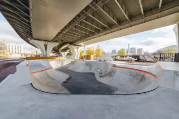 Бетонный боул и&nbsp;памп-трек под мостом Бетанкура превью 1