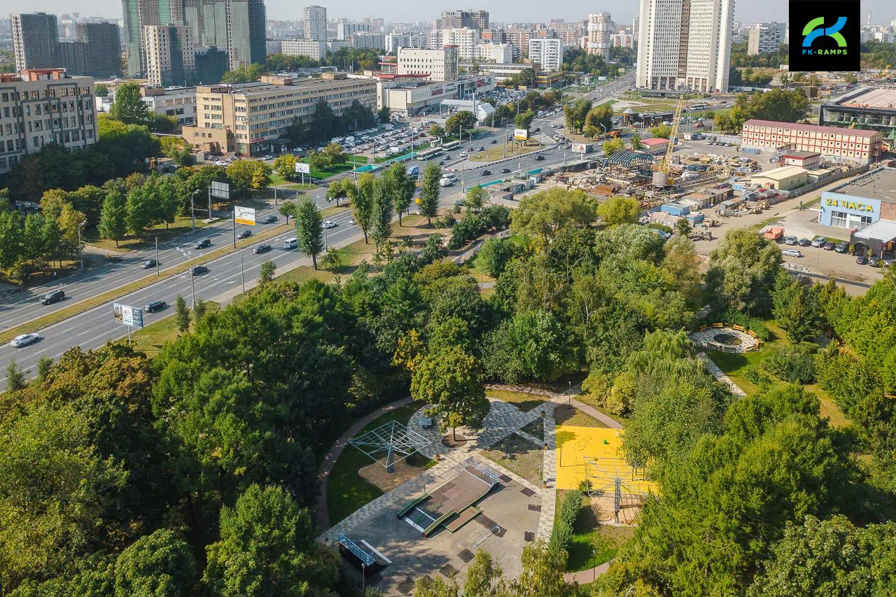 Деревянный скейт-парк в&nbsp;парке&nbsp;им. Федорова, Москва фото 1