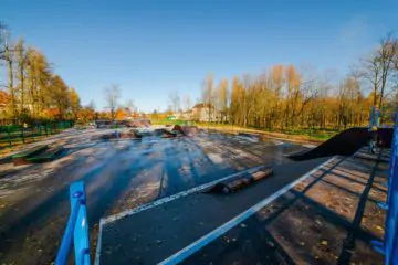 Деревянный скейт-парк в&nbsp;Дубровке, Ленинградская обл. превью 1