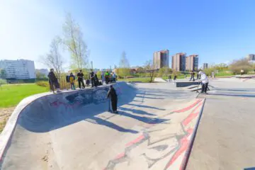 Бетонный скейт-парк на ул. Добровольцев (СПб) превью 1