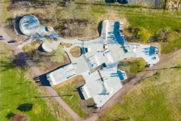 Бетонный скейт-парк на ул. Добровольцев (СПб) превью 1