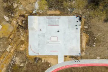 Бетонный скейт-парк в&nbsp;Коммунаре превью 1