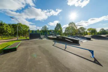 Скейт-парк и&nbsp;памп-трек в&nbsp;парке Авиаторов (СПб) превью 1