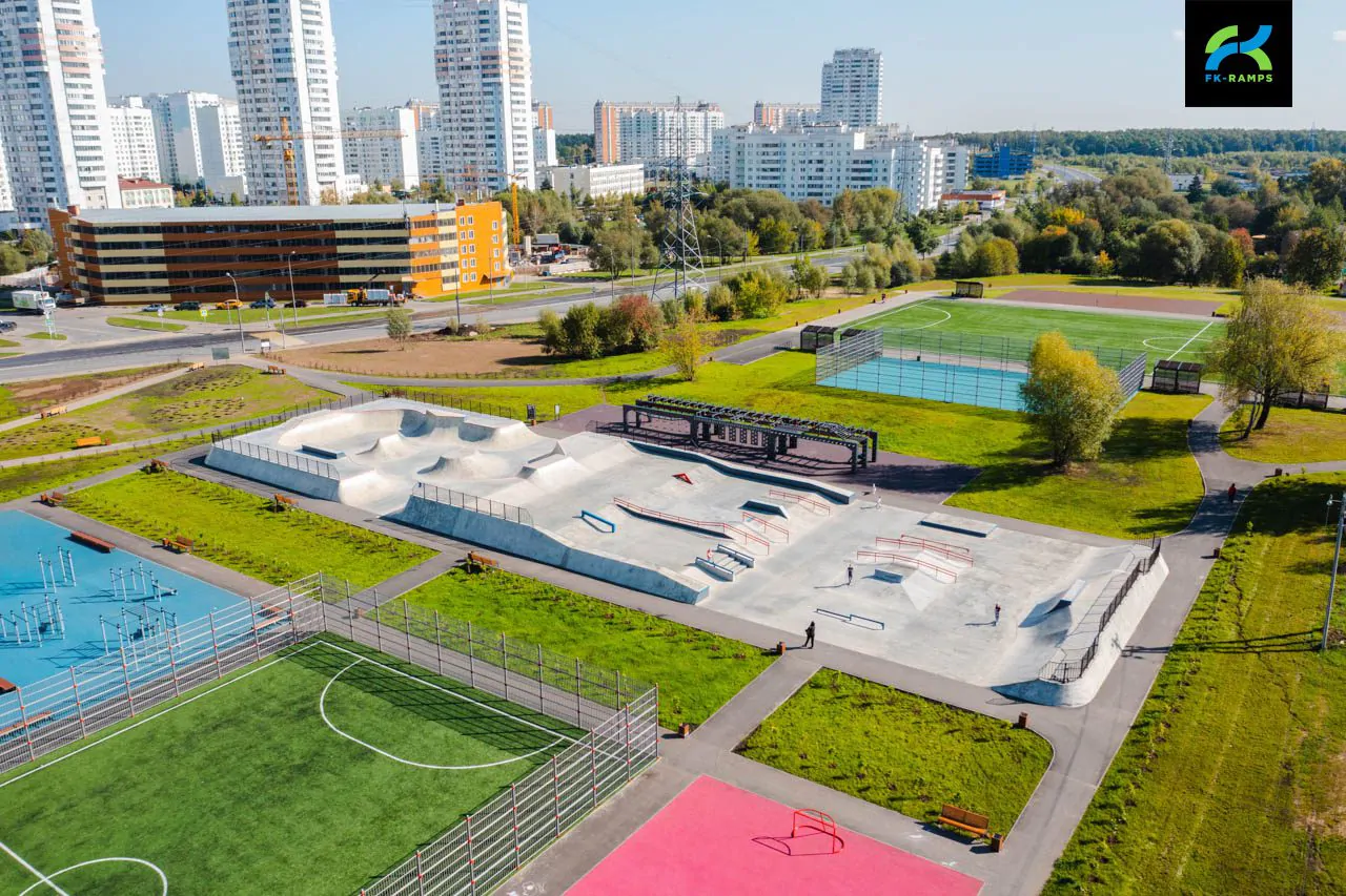 Бетонный скейт-парк на&nbsp;ул. Брусилова, Москва