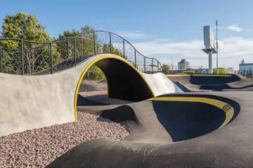 Памп-трек FK-ramps на ул. Оптиков (Петербург) превью 1