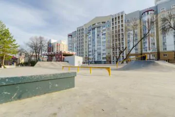 Бетонный скейт-парк в Уфе (Сад им. Аксакова) превью 1