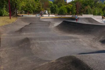 Скейт-парк и&nbsp;памп-трек в&nbsp;центральном парке Белгорода превью 1