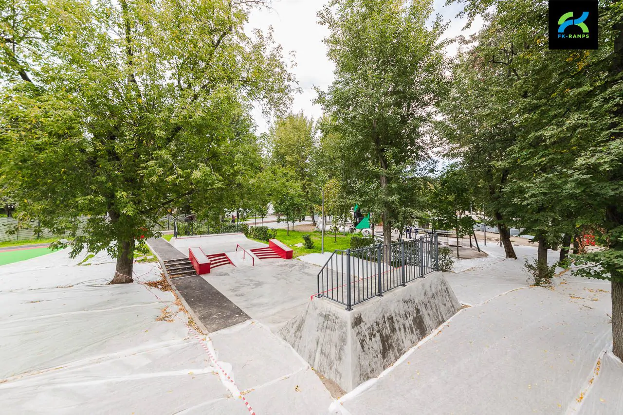 Скейт-спот в Северном Хапиловском сквере фото 13