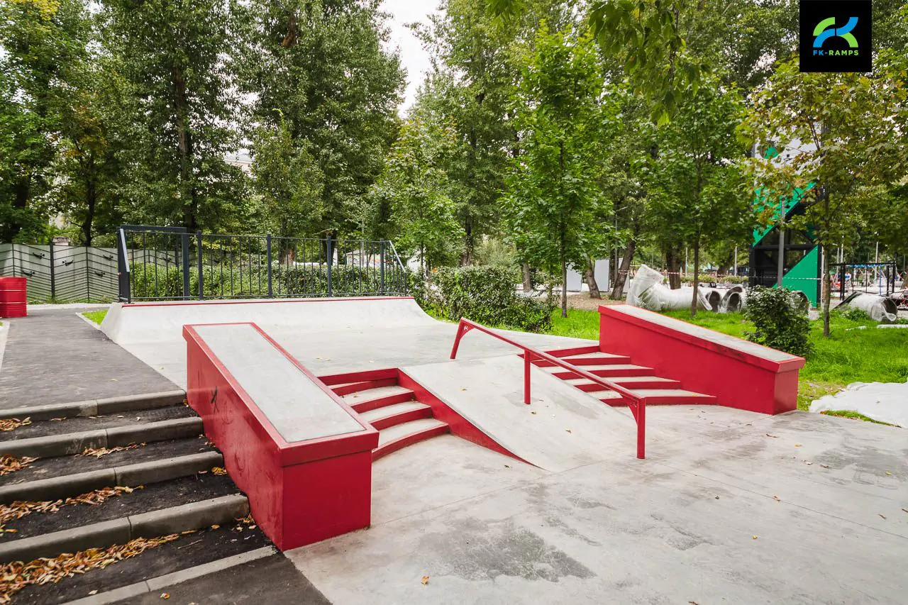 Скейт-спот в Северном Хапиловском сквере фото 8